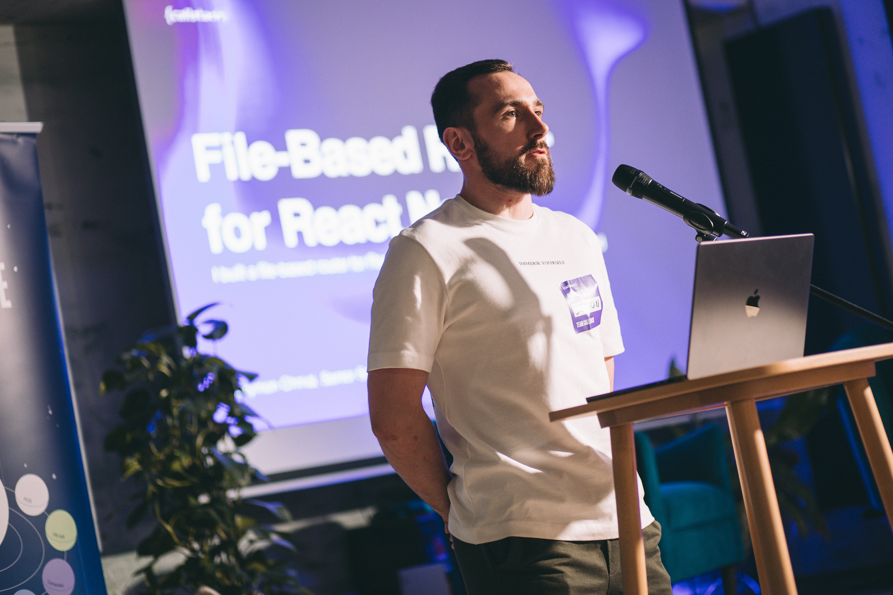 Background Photo for Szymon Chmal