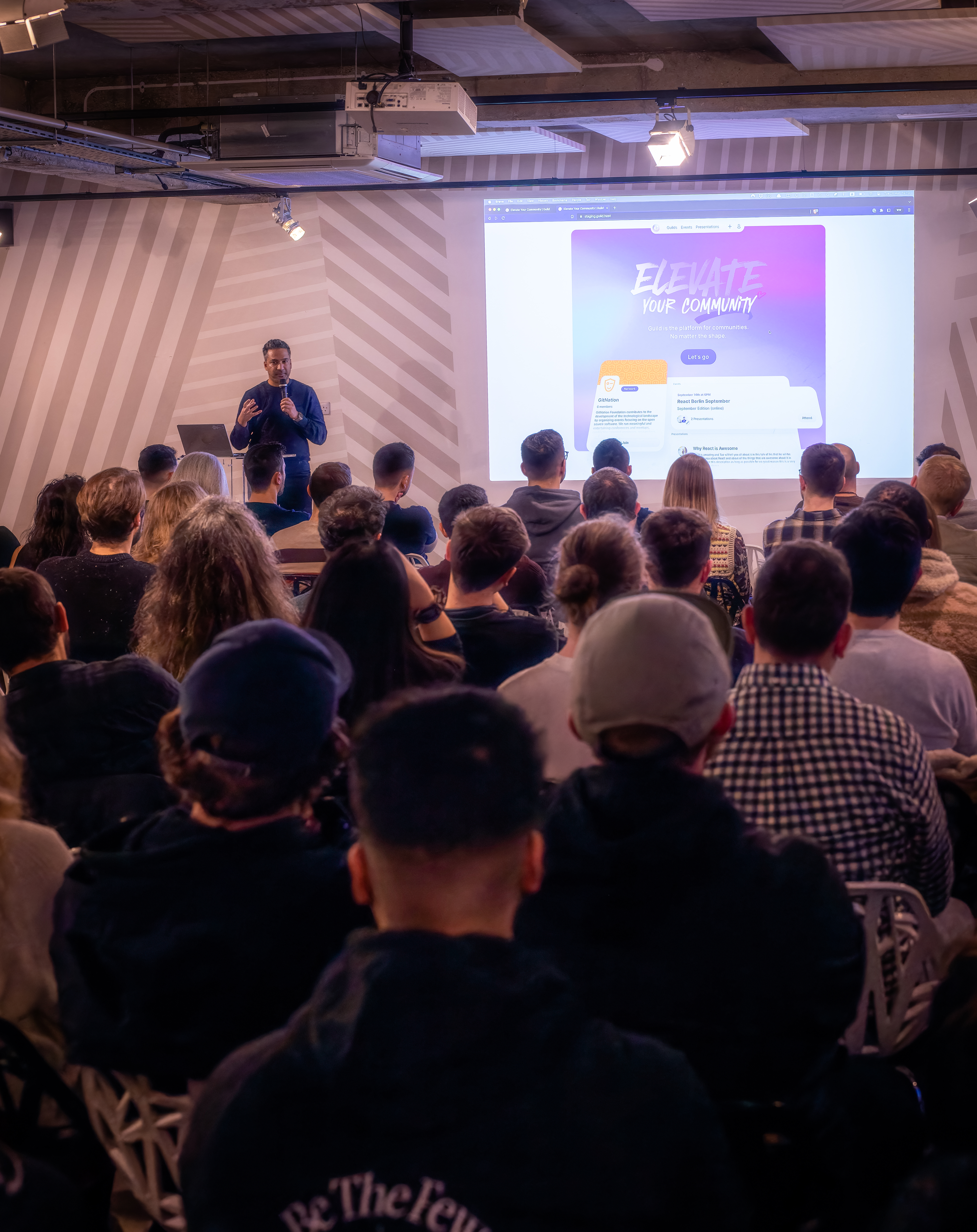 Background Photo for Taz Singh